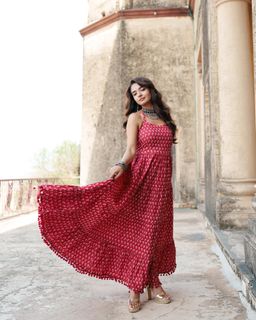 Anushka Sen feet photo 4