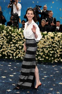 Anne Hathaway feet photo 4