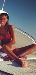 Belén Rodríguez feet photo thumbnail
