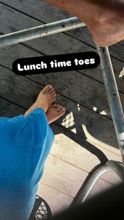Melissa Joan Hart feet photo 1