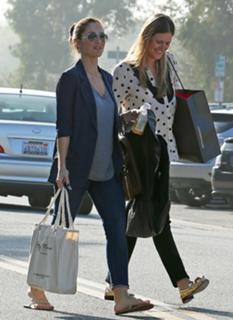 Minka Kelly feet photo thumbnail