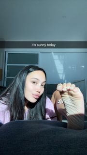 Scarlet Vas feet photo thumbnail