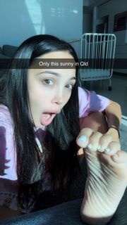 Scarlet Vas feet photo thumbnail