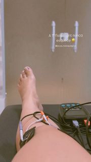 Larissa Manoela feet photo thumbnail