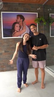 Larissa Manoela feet photo thumbnail