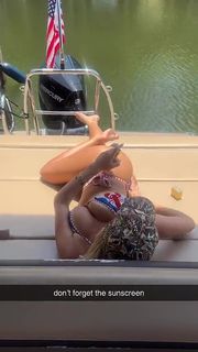 Corinna Kopf feet photo thumbnail