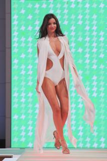 Miranda Kerr feet photo thumbnail