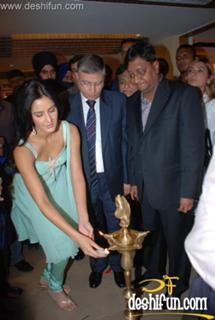 Katrina Kaif feet photo thumbnail