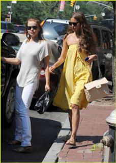 Irina Shayk feet photo thumbnail