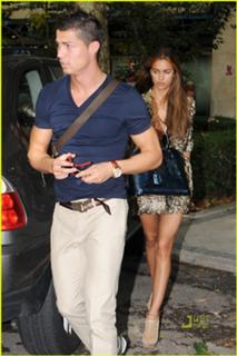 Irina Shayk feet photo thumbnail