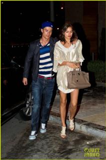 Irina Shayk feet photo thumbnail