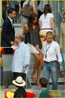 Irina Shayk feet photo thumbnail