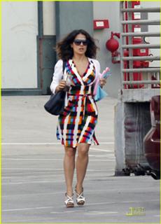 Salma Hayek feet photo thumbnail