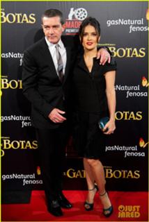 Salma Hayek feet photo thumbnail