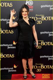 Salma Hayek feet photo thumbnail