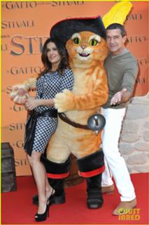 Salma Hayek feet photo thumbnail