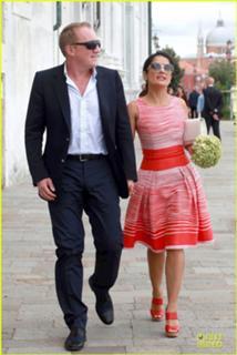 Salma Hayek feet photo thumbnail
