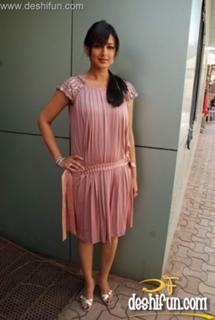Sonali Bendre feet photo thumbnail