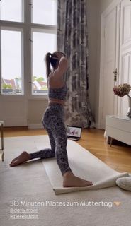 Alina Merkau feet photo thumbnail