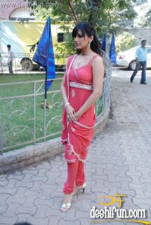 Sonali Bendre feet photo thumbnail