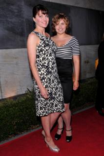 Lucy Lawless feet photo thumbnail