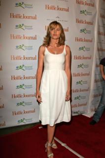 Lucy Lawless feet photo thumbnail
