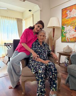 Sonali Bendre feet photo 4