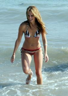 Molly Sims feet photo thumbnail