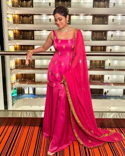 Shamita Shetty feet photo 1