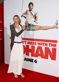 Lucy Lawless feet photo thumbnail
