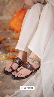 Mahira Khan feet photo 2