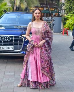 Aditi Rao Hydari feet photo 1