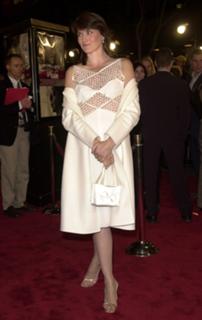 Lucy Lawless feet photo thumbnail