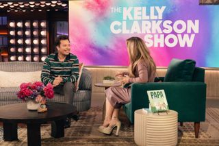Kelly Clarkson feet photo 4