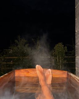 Rochelle Humes feet photo thumbnail