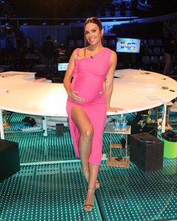 Cristina Pedroche feet photo thumbnail