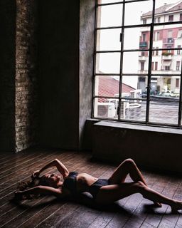 Melita Toniolo feet photo thumbnail