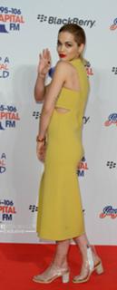 Rita Ora feet photo thumbnail