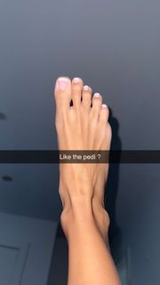 Scarlet Vas feet photo thumbnail