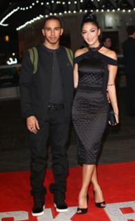 Nicole Scherzinger feet photo thumbnail