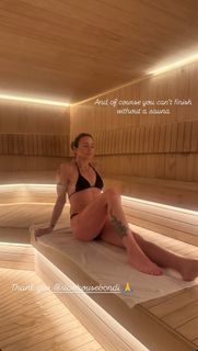 Melanie C feet photo 2