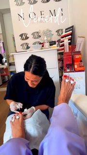 Caterina Balivo feet photo thumbnail