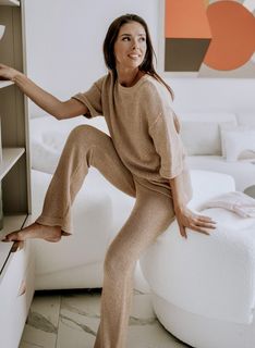 Klaudia Halejcio feet photo thumbnail