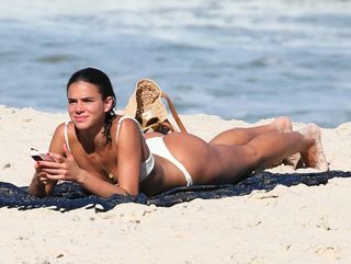 Bruna Marquezine feet photo thumbnail