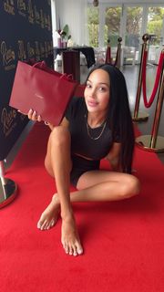 Scarlet Vas feet photo thumbnail