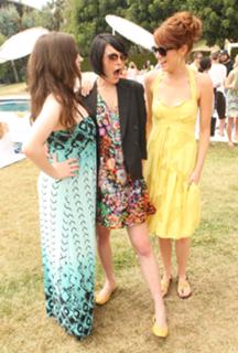 Emma Stone feet photo thumbnail