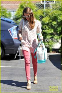 Jessica Alba feet photo thumbnail