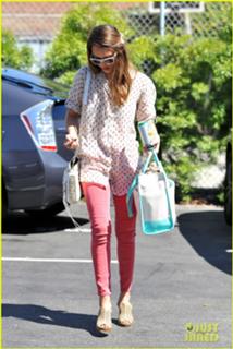 Jessica Alba feet photo thumbnail