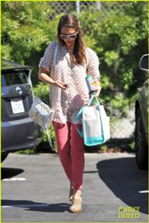 Jessica Alba feet photo thumbnail