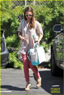 Jessica Alba feet photo thumbnail
